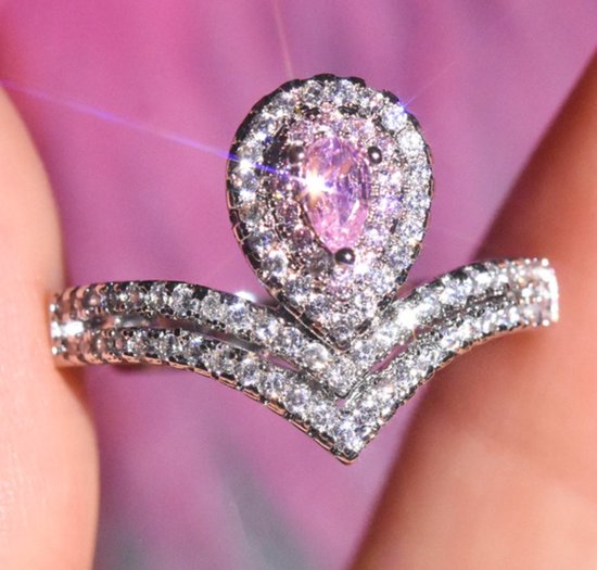Druppel ring | roze steentje | zilver gekleurd