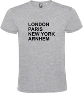 Grijs t-shirt met " London, Paris , New York, Arnhem " print Zwart size M