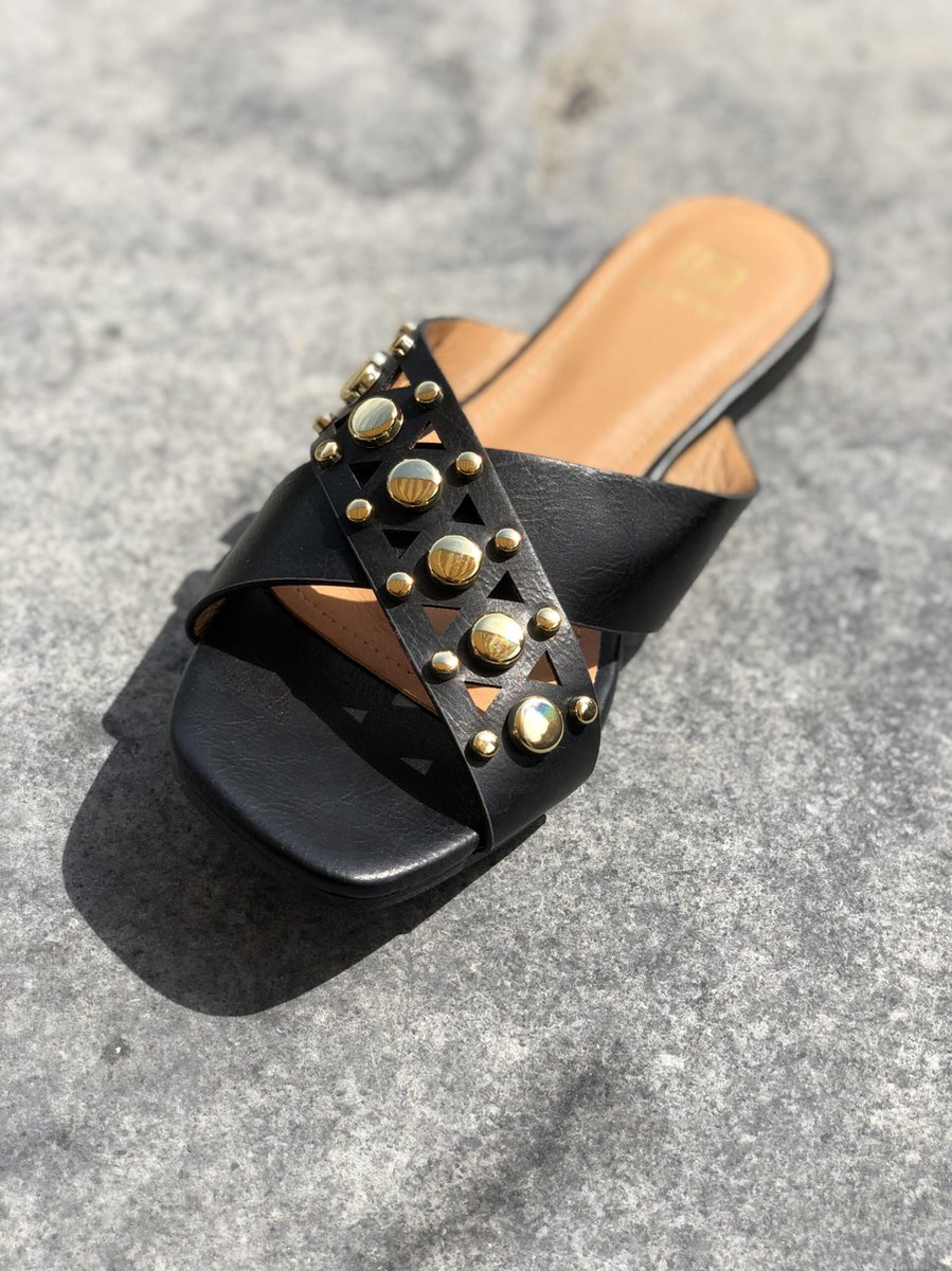 Zwarte slippers met gouden studs (maat 37) | bol.com