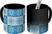 Magische Mok - Foto op Warmte Mokken - Koffiemok - Tegels - Blauw - Ornament - Patronen - Magic Mok - Beker - 350 ML - Theemok