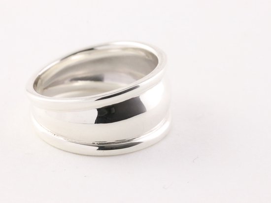 Brede hoogglans zilveren ring met ribbels - maat 22.5