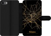 Bookcase Geschikt voor iPhone SE 2020 telefoonhoesje - Nîmes - Kaart - Goud - Met vakjes - Wallet case met magneetsluiting