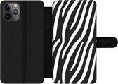 Bookcase Geschikt voor iPhone 11 Pro telefoonhoesje - Dieren - Zebraprint - Zwart - Met vakjes - Wallet case met magneetsluiting