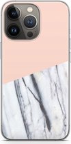 Case Company® - iPhone 13 Pro hoesje - A touch of peach - Soft Cover Telefoonhoesje - Bescherming aan alle Kanten en Schermrand