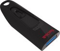 Zwarte SanDisk Cruzer Ultra USB 3.0 stick van 32GB, schuin van achteren gezien, met gestructureerd grip-gedeelte en sleutelhangergat.