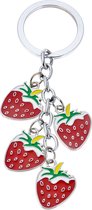 Un porte-clés en métal argenté pour les vrais amateurs de fraises ! Un joli porte-clés à accrocher sur un sac ou un trousseau de clés. Pour vous-même ou commander un cadeau
