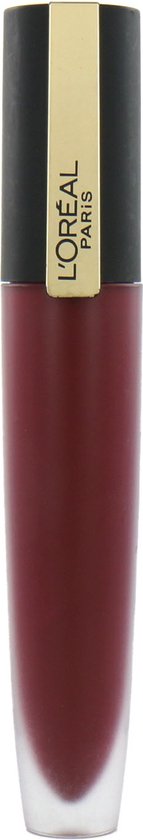 L'Oréal Paris matte vloeibare lipstick, donkerrood, in doorzichtige huls met zwarte dop.
