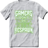 Gamers don't die T-shirt | Neon Groen | Gaming kleding | Grappig game verjaardag cadeau shirt Heren – Dames – Unisex | - Licht Grijs - Gemaleerd - M