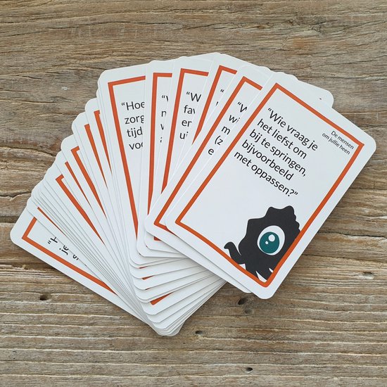 Thumbnail van een extra afbeelding van het spel Odder Being - Visiekaarten Voor Ouders - 55 kaarten - Vragen voor gesprekken, coaching, journaling, vision boarding
