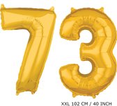 Mega grote XXL gouden folie ballon cijfer 73 jaar. Leeftijd verjaardag 73 jaar. 102 cm 40 inch. Met rietje om ballonnen mee op te blazen.