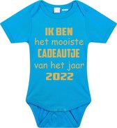 Baby rompertje met leuke tekst | Ik ben het mooiste cadeautje van het jaar 2022 |zwangerschap aankondiging | cadeau papa mama opa oma oom tante | kraamcadeau | maat 80 blauw goud