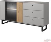 InspireME- Dressoir Industrieel - Commode - Kast - Vitrinekast met glas, 2 deuren, incl verlichting - 175x40x88,2 cm - Vitrinekast VAIO 175 EIK ARTISAN + GRIJS + LED