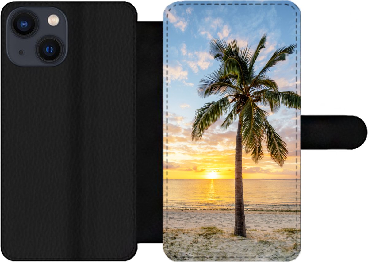 Telefoonhoesje Geschikt voor iPhone 13 Mini telefoonhoesje - Strand - Palmboom - Zonsondergang - Met vakjes - Wallet case met magneetsluiting