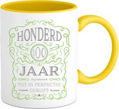 100 Jaar Legendarische Gebrouwen Mok met tekst | Groen - Zilver | Grappig Verjaardag Beker Cadeau | Bedrukte Mokken | Geel | 330 ML