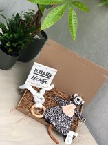 Leopard Lou en Happy Horse baby cadeauset wit met luipaard - knuffeldoek - bijtring