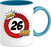 26 Jaar Verkeersbord Mok met tekst | Grappig Verjaardag Beker Cadeau | Bedrukte Koffie en Thee Mokken | Zwart | 330 ML