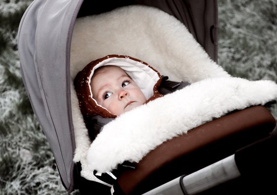 Van Buren lamsvacht voetenzak voor kinderwagen & buggy - Zwarte voetenzak met witte schapenvacht van Merkloos — afbeelding 4