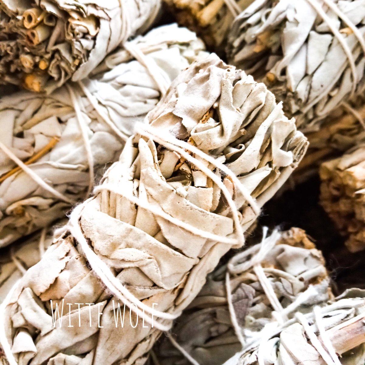 Witte Salie - white sage - smudge stick - 1 stuk - 10cm - meditatie - yoga - huis reiniging - zuivering — cadeau in Wonen & Interieur - foto 2