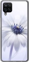 Geschikt voor Samsung Galaxy A12 hoesje - Bloem - Abstract - Wit - Siliconen Telefoonhoesje