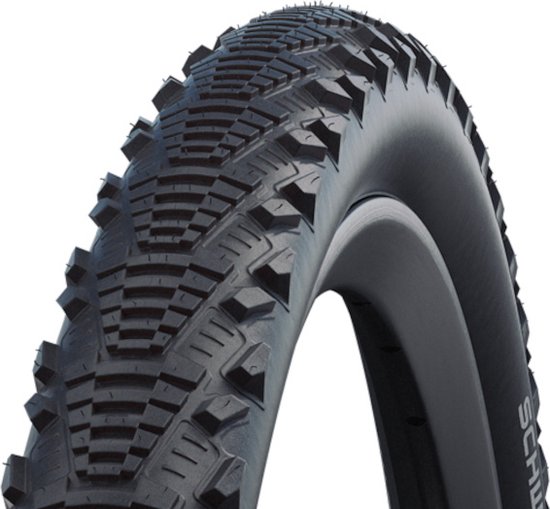 Zwarte fietsband met een grof profiel voor extra grip.