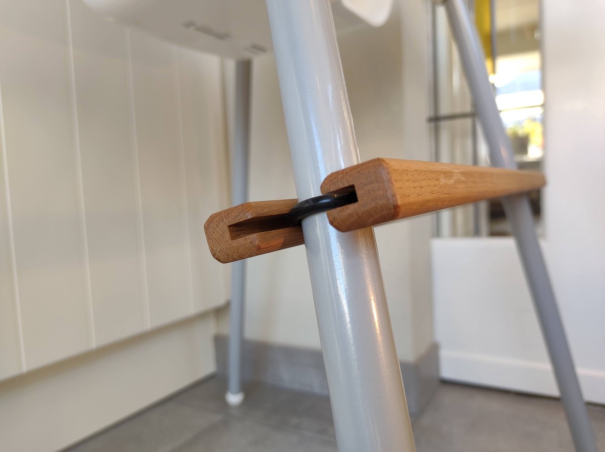 Voetensteun voor IKEA ANTILOP kinderstoel - 100% hergebruikt eikenhout – foto 2