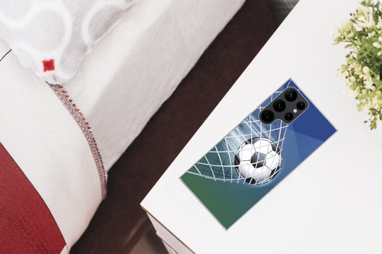 Coque Samsung Galaxy S22 Ultra - un ballon de football dans le filet - Coque en Siliconen pour téléphone -