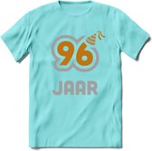 96 Jaar Feest T-Shirt | Goud - Zilver | Grappig Verjaardag Cadeau Shirt | Dames - Heren - Unisex | Tshirt Kleding Kado | - Licht Blauw - S