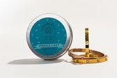 Cadeau voor vrouw - FRAGRANTLY - Geurkaars met verborgen Titanium armband cuff in GOUD MET ZIRKONIA - 18 cm omtrek - 2022 collectie - Peach & Oakmoss - natuurlijk koolzaad en kokoswax - jewel