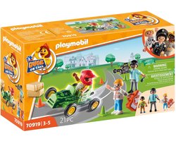 foto van PLAYMOBIL Duck On Call - Ambulance actie. Help de racer! - 70919