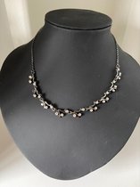 Ketting met ornamentjes