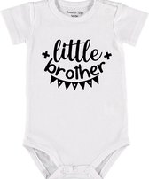 Baby Rompertje met tekst 'Little brother' | Korte mouw l | wit zwart | maat 62/68 | cadeau | Kraamcadeau | Kraamkado