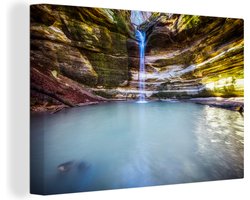 Canvas Schilderij Een waterval in een canyon in Starved Rock State Park - 90x60 cm - Wanddecoratie