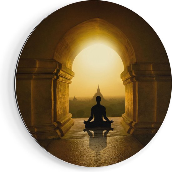 Artaza Dibond Muurcirkel Man Doet Yoga In Een Boeddha Tempel - Ø 90 cm - Groot - Wandcirkel - Rond Schilderij - Voor Binnen en Buiten