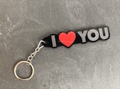 SLEUTELHANGER | "I ♥ YOU" | ZWART & ROOD KUNSTSTOF | 10CM