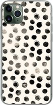 Geschikt voor iPhone 11 Pro Max hoesje - Stippen - Zwart - Wit - Siliconen Telefoonhoesje