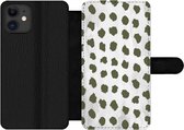 Bookcase Geschikt voor iPhone 12 Pro telefoonhoesje - Marmer print - Stippen - Groen - Met vakjes - Wallet case met magneetsluiting