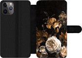 Bookcase Geschikt voor iPhone 11 Pro Max telefoonhoesje - Roos - Goud - Boeket - Met vakjes - Wallet case met magneetsluiting
