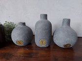 Brynxz - Set met 3 aardewerk flesjes / vaasjes - Betonlook - Majestic Vintage