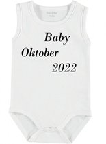Baby Rompertje met tekst 'Baby oktober 2022' | mouwloos l | wit zwart | maat 62/68 | cadeau | Kraamcadeau | Kraamkado