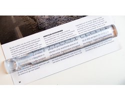 foto van Byomic Leesliniaal met Maatverdeling en 2,5x vergroting