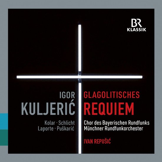 Albumhoes met de tekst Igor Kuljerić Glagolitisches Requiem in rode en witte letters op een zwarte achtergrond. Twee witte lampen kruisen elkaar.