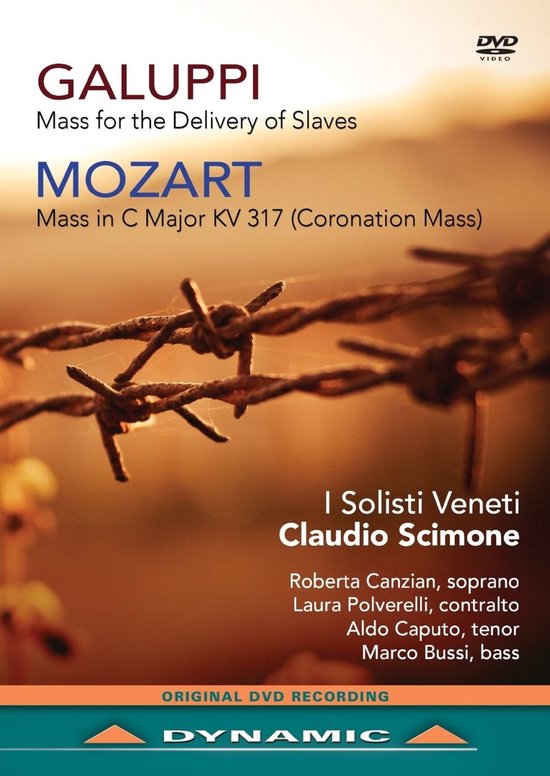 DVD-hoes met op de voorgrond prikkeldraad en tekst over de "Coronation Mass" van Mozart en de "Mass for the Delivery of Slaves" van Galuppi.