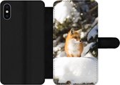Bookcase Geschikt voor iPhone X telefoonhoesje - Vos - Sneeuw - Boom - Met vakjes - Wallet case met magneetsluiting