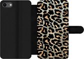 Telefoonhoesje Geschikt voor iPhone 8 telefoonhoesje - Dierenprint - Panter - Bruin - Met vakjes - Wallet case met magneetsluiting