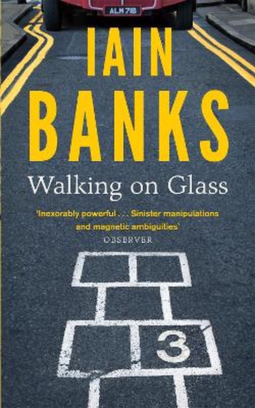 Boekcover 'Walking on Glass' van Iain Banks, met gele tekst op een weg met een hinkelbaan.