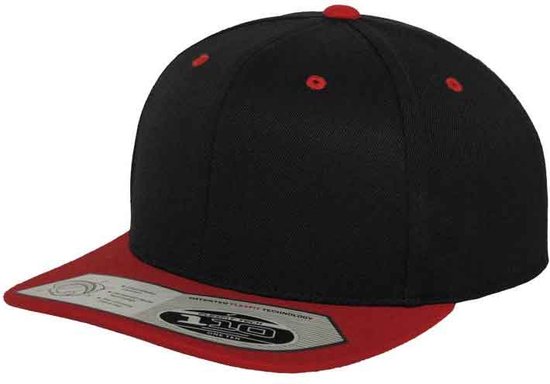 110 Fitted Snapback - Noir / Rouge - Flexfit Yupong