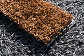 Kunstgras marron 2 x 24 mètres - 25 mm  Production néerlandaise - Élu le tapis de gazon le plus doux  Perméable à l'eau | Jardin | Enfant | Animal
