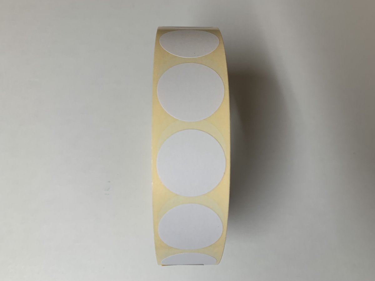 2000 stuks Sluitzegels 25 mm op rol / sluitstickers / envelop stickers / sluit labels / sticker / etiketten - WIT van papier  permanent - 2000 stuks