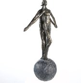 Sculptuur man en vrouw op bal Decoratief object, figuur, vriendschap, bruiloft, bal, liefde, sculptuur, sport