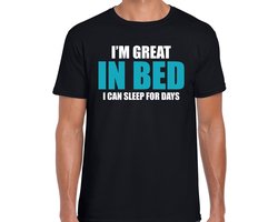 Great in bed / Geweldig in bed - fun tekst - slaapshirt / pyjama shirt - zwart - heren - Grappig slaapshirt / slaap kleding t-shirt XL